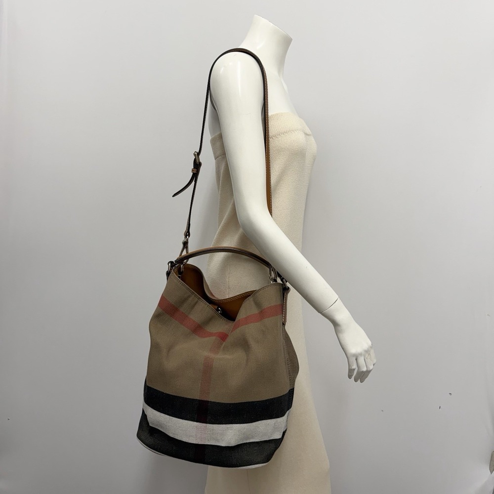 Burberry Medium Bucket Susanna Bag Purse Inner Pouch $695.00 Receipt Sleeper Bag - Picture 10 of 16